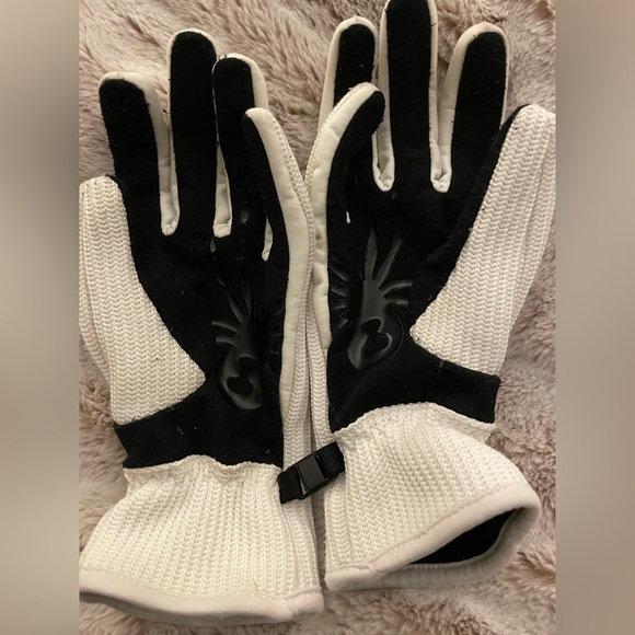 2 pair of gloves one north face and one spyder size S - Picture 1 of 4